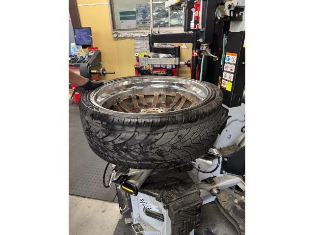 インフィニティ QX56 タイヤ交換