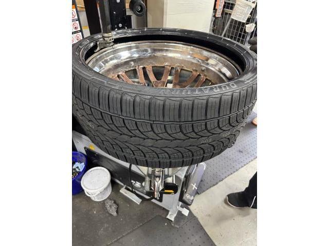 インフィニティ QX56 タイヤ交換