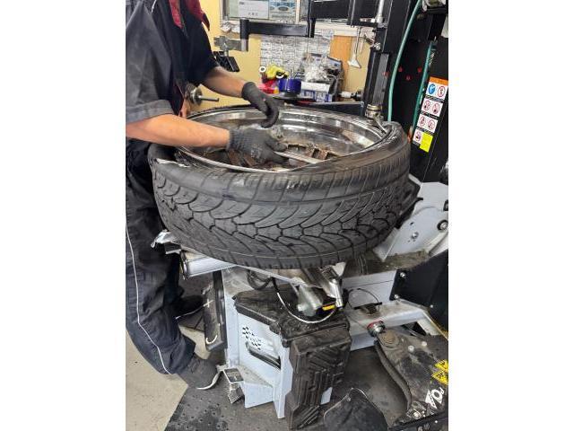 インフィニティ QX56 タイヤ交換