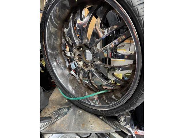 インフィニティ QX56 タイヤ交換