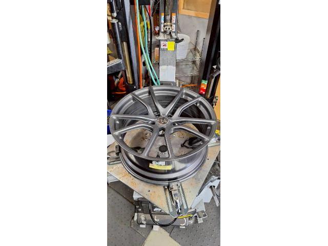 マクラーレン タイヤ交換