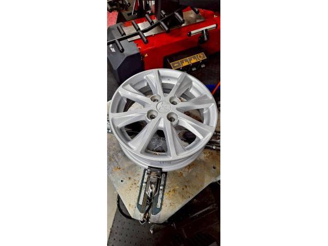 三菱    ekスペース　タイヤ交換