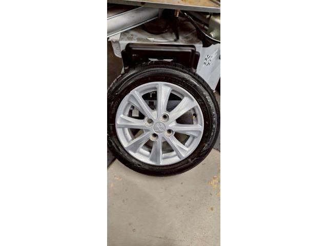 三菱    ekスペース　タイヤ交換