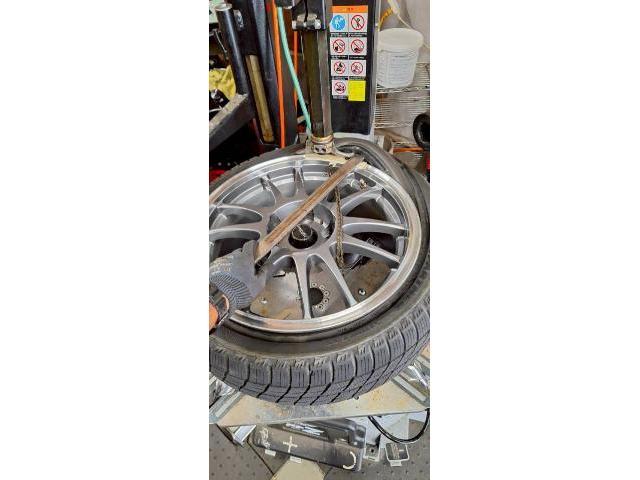 三菱 ランサーエボリューション タイヤ交換