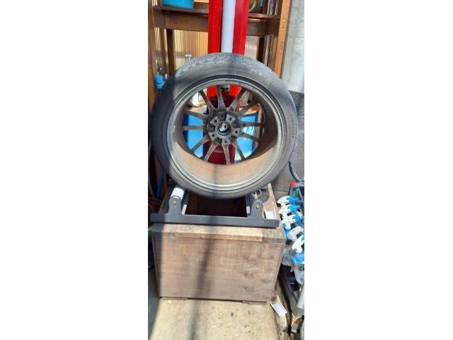 三菱 ランサーエボリューション タイヤ交換