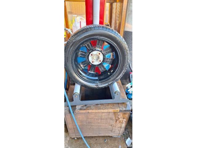 スバル ステラ タイヤ交換