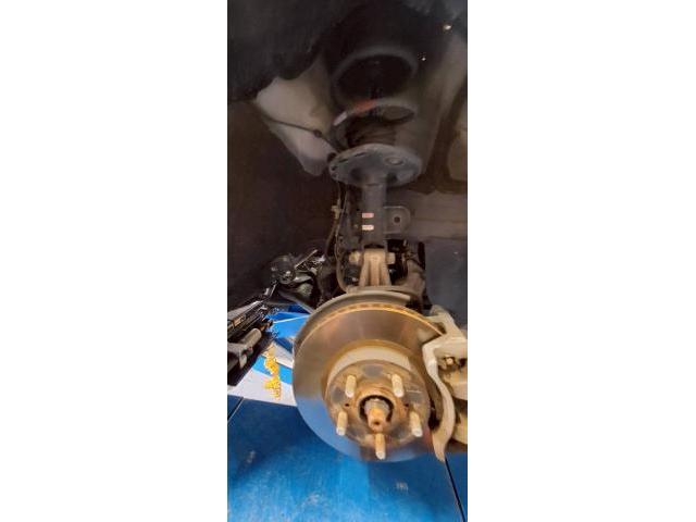 トヨタ プリウス 部品取付