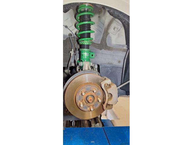 トヨタ プリウス 部品取付