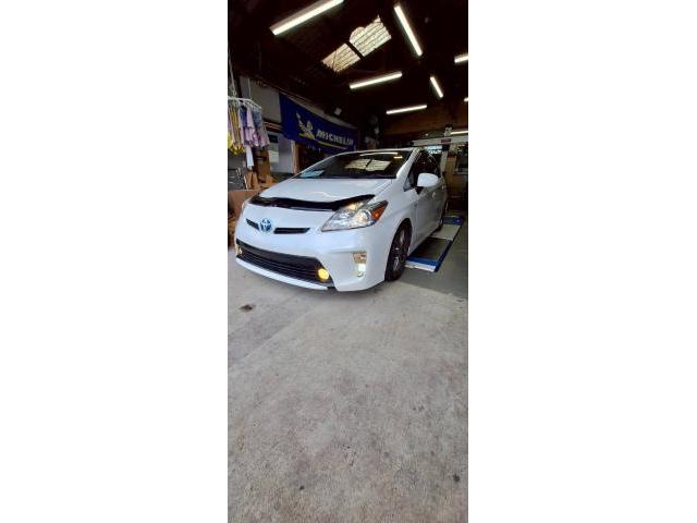 トヨタ プリウス 部品取付