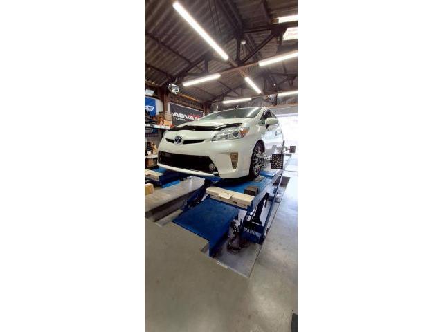 トヨタ プリウス 部品取付