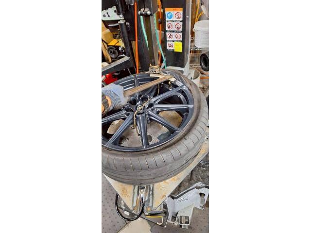 トヨタ 86 タイヤ交換