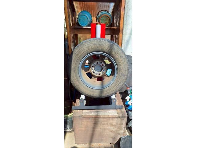 トヨタ ハイエース タイヤ交換