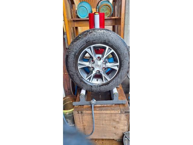 トヨタ ハイエース タイヤ交換