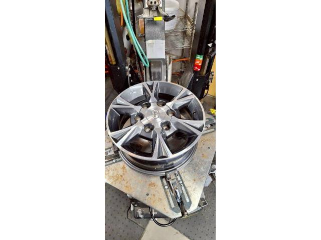 トヨタ ハイエース タイヤ交換