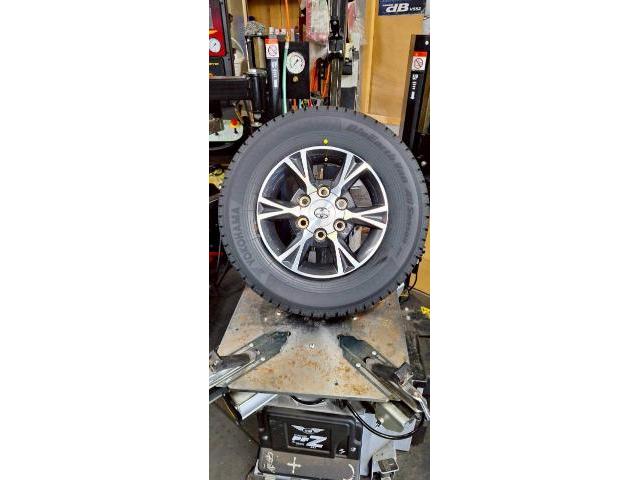 トヨタ ハイエース タイヤ交換