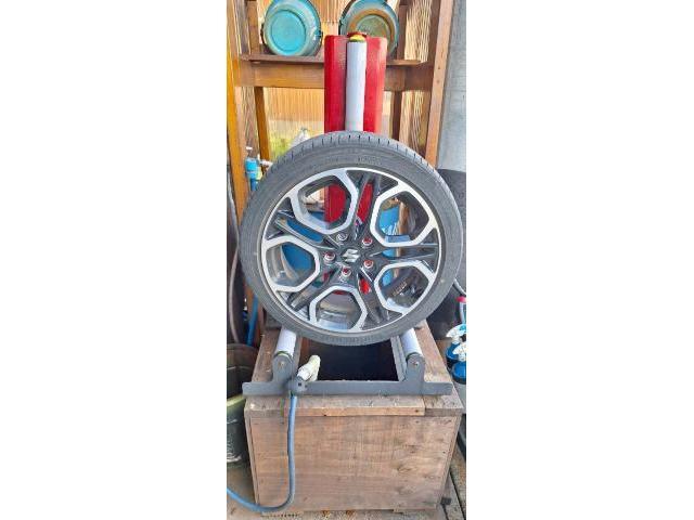 スズキ スイフトスポーツ タイヤ交換