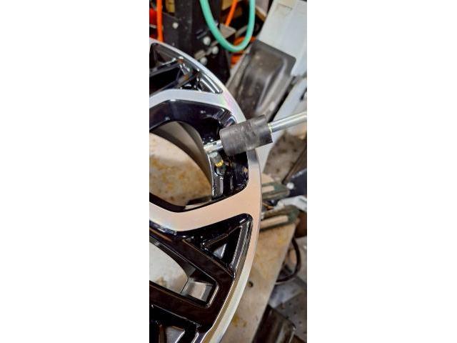 スズキ スイフトスポーツ タイヤ交換