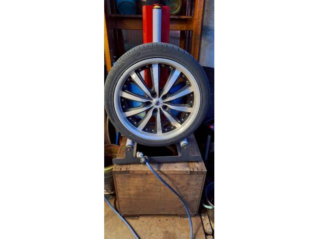 トヨタ プリウスa タイヤ交換