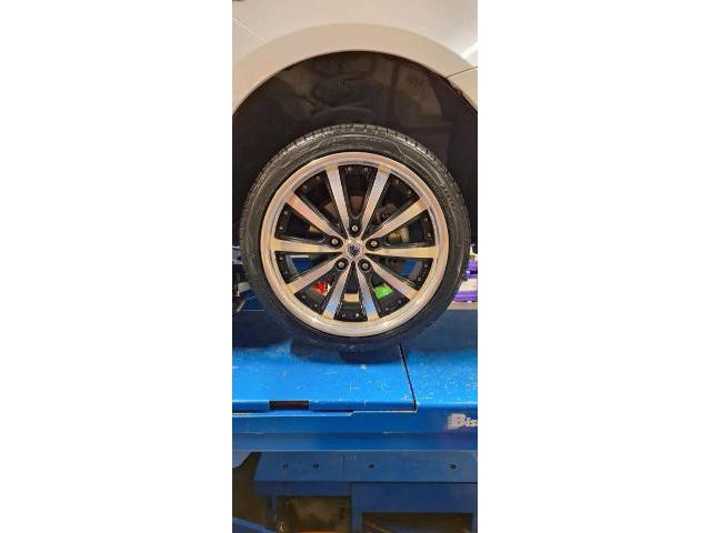 トヨタ プリウスa タイヤ交換