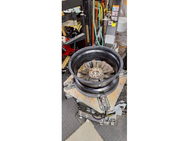 トヨタ プリウスa タイヤ交換