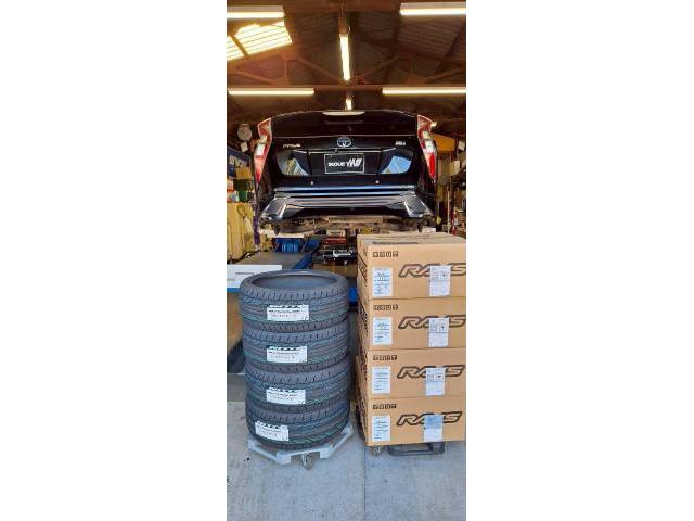 トヨタ プリウス 新品ホイールタイヤセット 取付