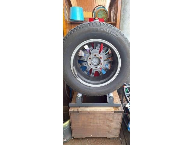 トヨタ ランドクルーザー プラド タイヤ交換