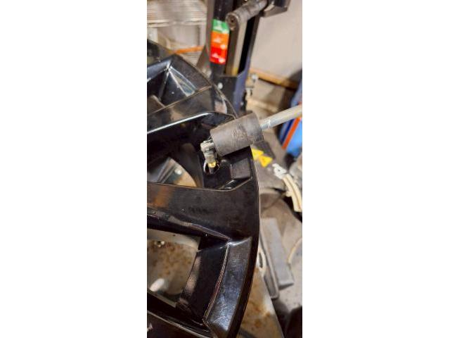 トヨタ ランドクルーザー プラド タイヤ交換