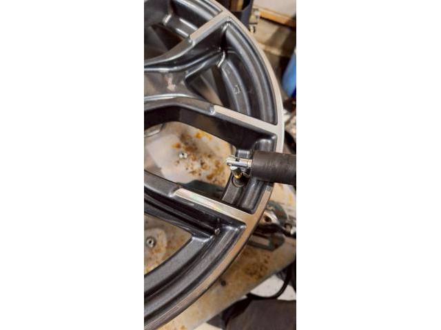 日産 ノート タイヤ交換