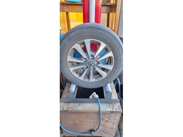 トヨタ エスクァイア 持込タイヤ交換