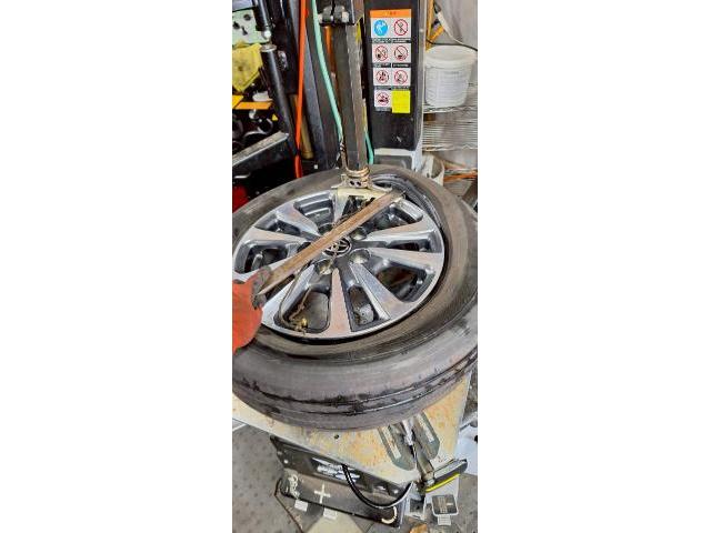 トヨタ エスクァイア 持込タイヤ交換