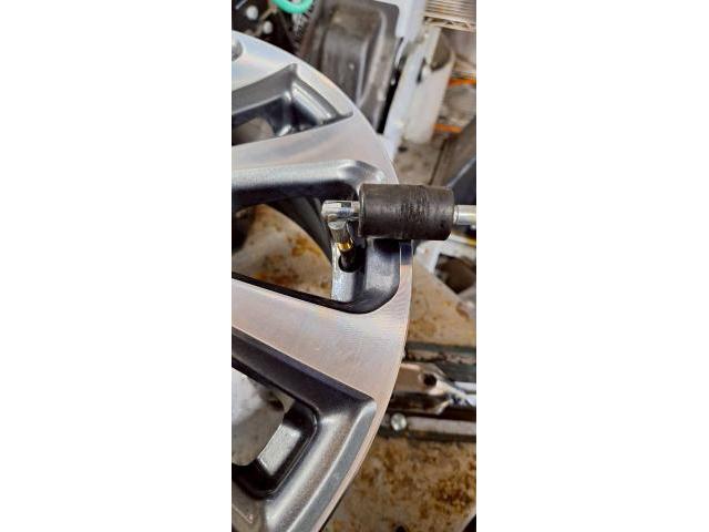 トヨタ エスクァイア 持込タイヤ交換