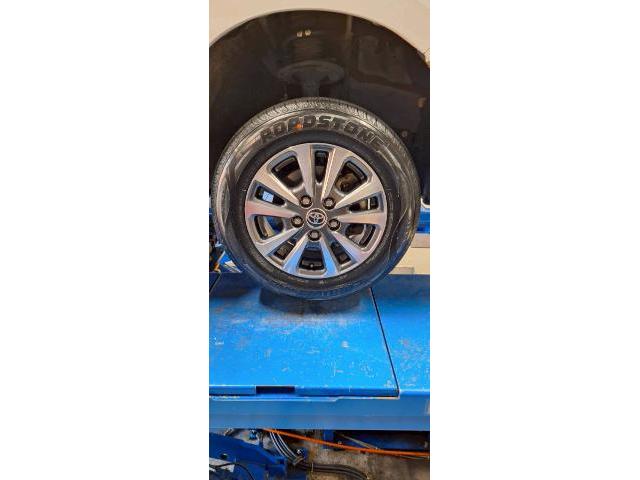 トヨタ エスクァイア 持込タイヤ交換