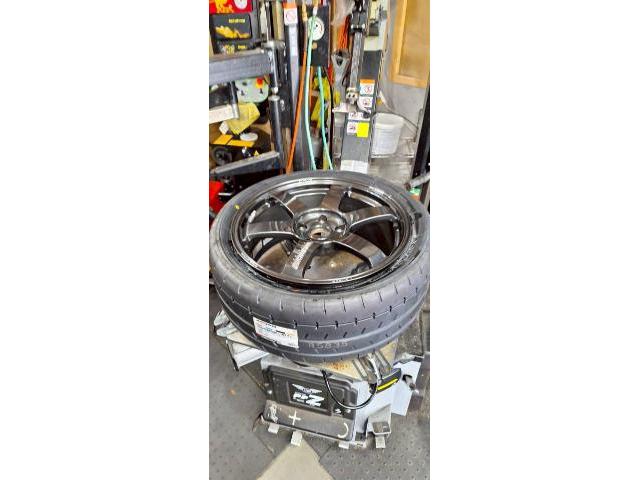 ポルシェ 911 タイヤ交換