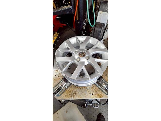 日産 ノート タイヤ交換
