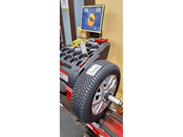 日産 ノート タイヤ交換
