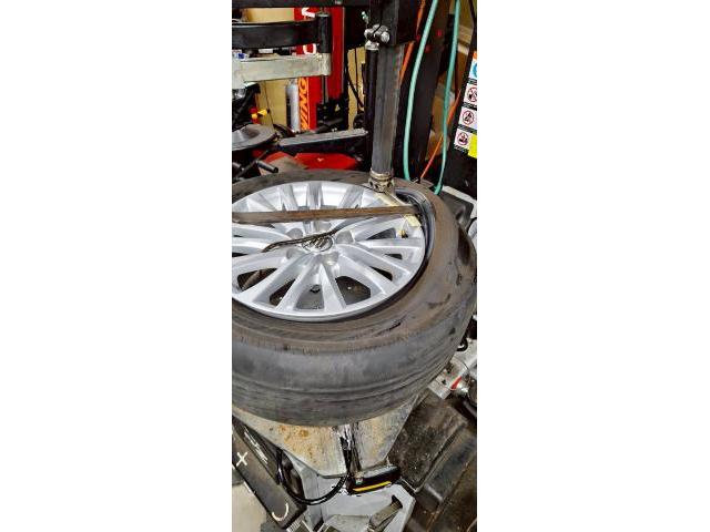 トヨタ クラウン タイヤ交換