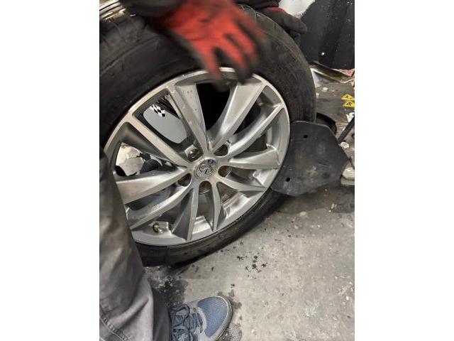 日産 インフィニティ Q50S タイヤ交換