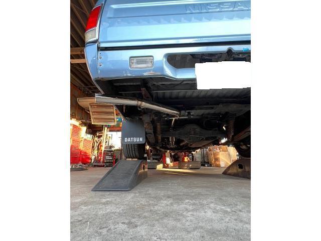 日産　ダットサントラック　マフラー加工