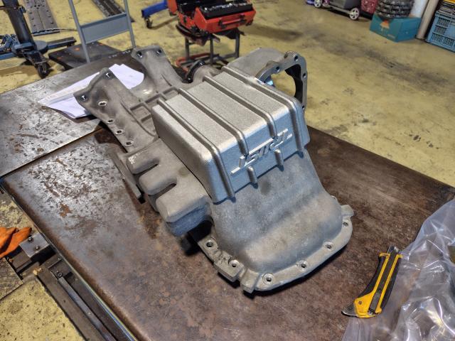 日産　スカイラインGT-R RB26 トラスト大容量オイルパン　アルゴン熔接加工　オーバーホールのついでに！
効果的ですよ　名古屋市西区