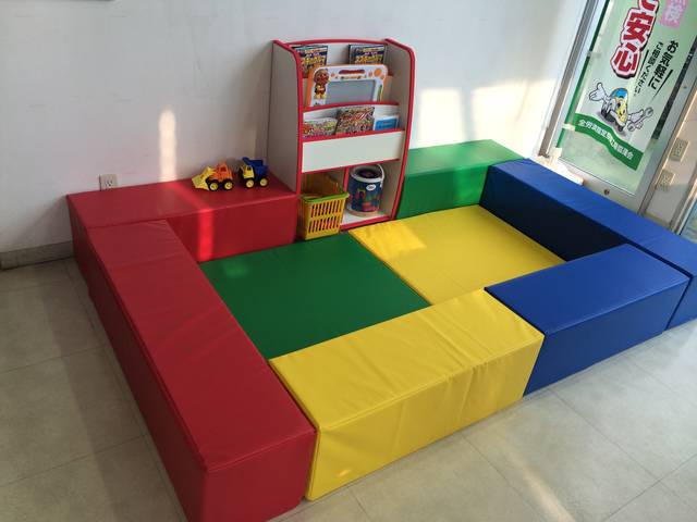 ちいさなお子様連れのお客様にも安心してご来店いただけるようにキッズスペースも完備！