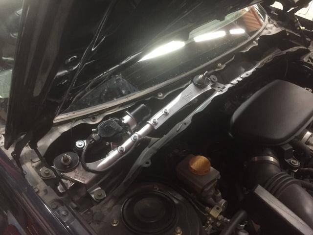 スバル レガシーツーリングワゴン 車検整備 その3  ワイパーモーターリンク修理!