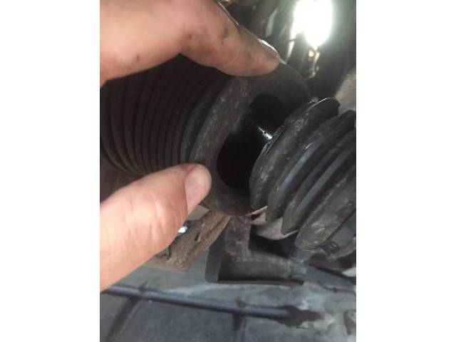 車検を受けるなら！ハッピーアワー車検のトータルガレージSへ！大垣市BMWの車検入庫🎶