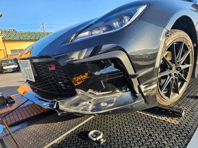 トヨタ　８６　板金・外装補修電装系修理板金・外装補修保険修理　ローダウン積載車完備　レッカーレンタカー完備代車１５台岡崎市愛知県三河尾張名古屋豊田市安城市西尾市碧南市蒲郡市豊橋市浜松市みよし東郷町小牧市刈谷市大府市東海市一宮市豊川