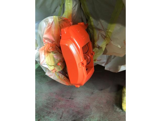 愛知県　春日井市　レクサス　IS300　オレンジキャリパー塗装　ブレーキキャリパー塗装　アルミホイールコーティング施工　フロントブレーキパッド交換