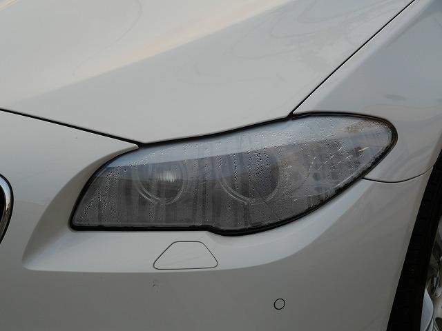 日進市　名古屋市天白区　BMW　F10　F11　５シリーズ　523　ヘッドライト　レンズ　ヘッドライト曇り　ライト水滴　ライト結露　雨漏れ　修理　代車　安い　修理　整備　対策　加工　HID　前期　