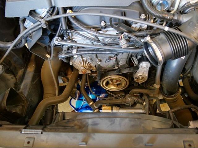 尾張旭市　１シリーズ　F20　BMW　116　ウォーターポンプ　プーリー　フリクションローラー　交換　修理　異音　メンテナンス　名古屋市　天白区　外車　輸入車　
