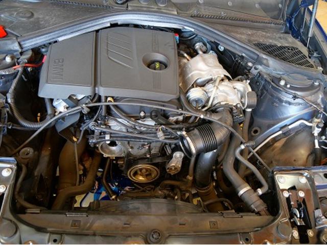 尾張旭市　１シリーズ　F20　BMW　116　ウォーターポンプ　プーリー　フリクションローラー　交換　修理　異音　メンテナンス　名古屋市　天白区　外車　輸入車　