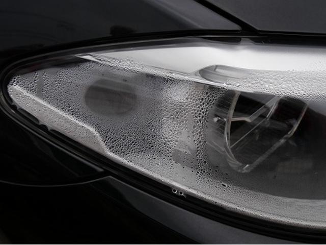 滋賀県　より　BMW　523ｄ　Ｆ１０　Ｆ１１　ヘッドライト　水滴　くもり　くもる　水　雨漏れ　結露　修理　対策　５シリーズ　ライト・ウィンカー類修理・整備　名古屋市　天白区　外車　輸入車　メンテナンス　