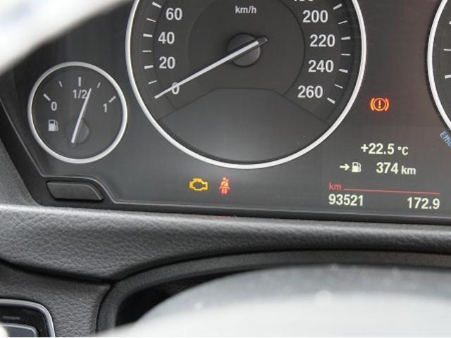 豊田市より　BMW　F30　３シリーズ　320　　電装系修理　イグニッションコイル　プラグ　エンジンチェックランプ　ドライブトレーン　警告　振動　加速しない　名古屋市　天白区　外車　輸入車　修理整備