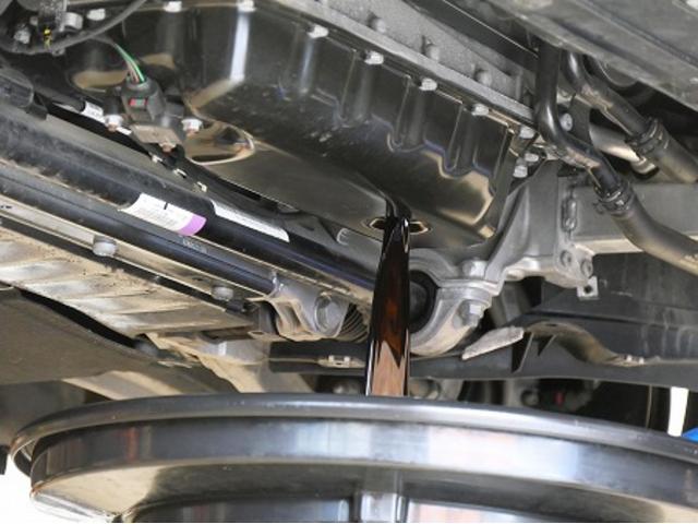 名古屋市天白区より　アウディ　Ｑ７　ガソリン車用(オイル交換)　エンジンオイル交換　ワコーズ　ユーロツーリング　ロングライフ　認証規格オイル　ディーラー認証規格　名古屋市　天白区　外車　輸入車　整備修理